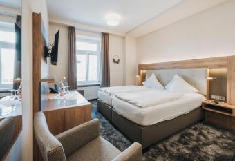 Hotel Restaurant Roemer allows 18 year olds to book a room