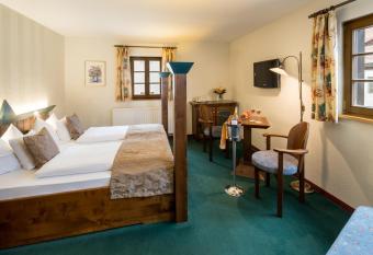 Hotel Saigerh  tte allows 18 year olds to book a room