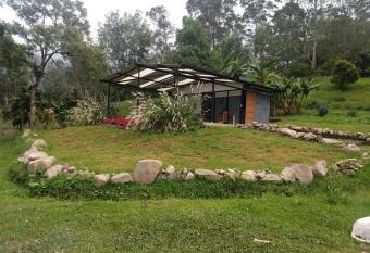 Caba  a Encanto de Luna allows 18 year olds to book a room