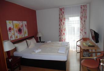 Hotel Edelwei   has Balcony rooms