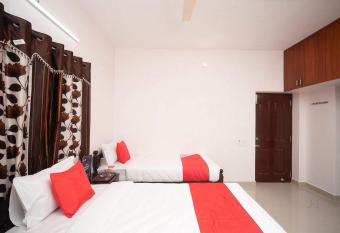 Kiruba Castle has Balcony rooms