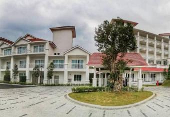 Hotel Casuarina@Kuala Kangsar has Balcony rooms