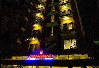 Hotel Omni Residency Dhaka has rooms with a private hot tub