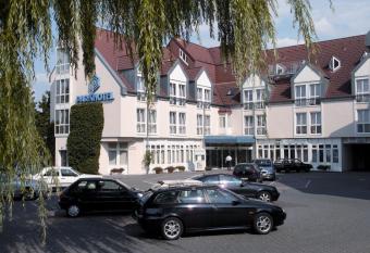 Parkhotel Frankfurt Airport has Balcony rooms