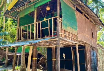 Emerald Gecko allows 18 year olds to book a room