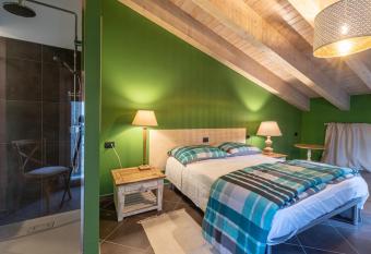 AL TORRIONE has Balcony rooms