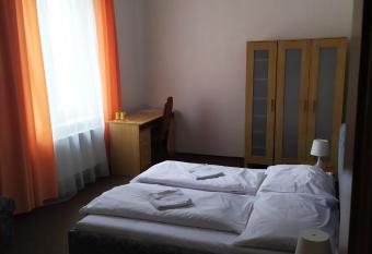 Tourist room Maria allows 18 year olds to book a room