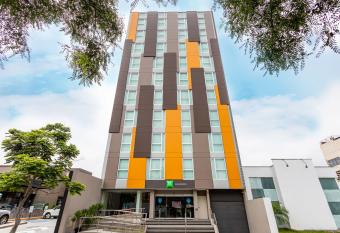 ibis Styles Lima Benavides Miraflores allows 18 year olds to book a room