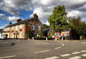 The Original Rosslyn Inn allows 18 year olds to book a room