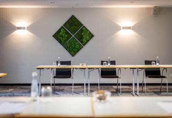 Lanzcarr   Hotel Mannheim, a member of Radisson Individuals allows 18 year olds to book a room