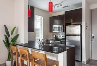 Kasa Love Field-Medical District Dallas has Balcony rooms