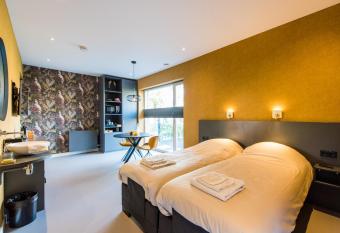 Breeze Ameland allows 18 year olds to book a room