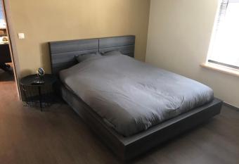 Cosy Welness Seneffe has rooms with a private hot tub