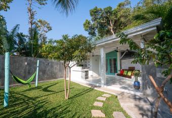 Your Dream Bungalow - Mirissa allows 18 year olds to book a room