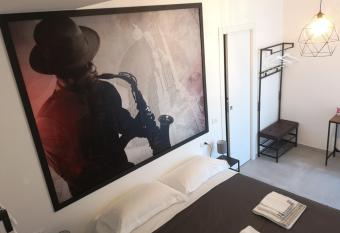 SMART Rooms Pistoia allows 18 year olds to book a room