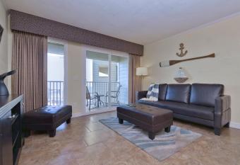 202-Pool, Wifi, Close To Bucs Stadium has Balcony rooms