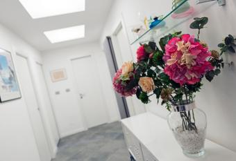 MURAT OTTO has Balcony rooms