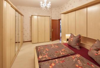 Mediterraneo-Rheinufer-Vallendar has Balcony rooms