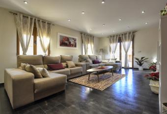 LOS ALISOS allows 18 year olds to book a room