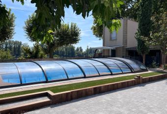 G  te de la tour has Balcony rooms