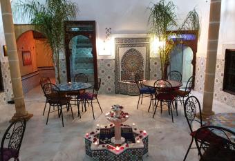 RIAD Dar Ouezzani has Balcony rooms