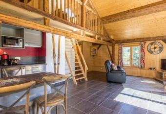 Appartement d une chambre avec balcon amenage et wifi a Taninges a 7 km des pistes has Balcony rooms