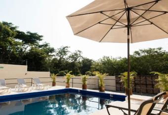 hotel isla Bonita allows 18 year olds to book a room