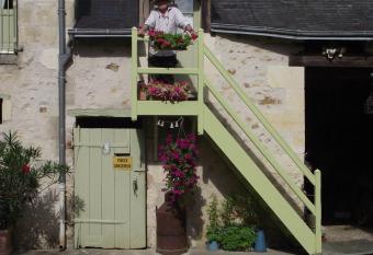 Chambre d h  tes Le Vaujoint has Balcony rooms