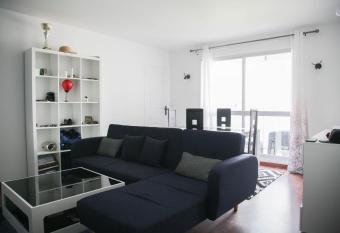 Lovely Apt at the center of the Olympic Games ! has Balcony rooms