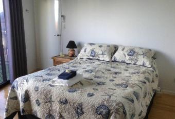 Oceanview Apartment allows 18 year olds to book a room