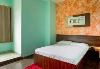 Hotel Lm allows 18 year olds to book a room