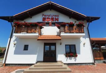 Pensiunea EDEN has Balcony rooms