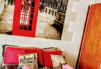 Casapatrizia Appartamento compartido allows 18 year olds to book a room