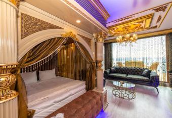 By Mesut Residence - Taksim Cihangir has Smoking/Balcony rooms