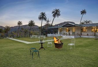 The Mount Bungalow Mount Abu has Balcony rooms