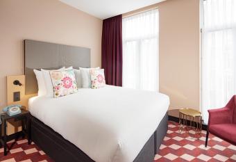 Krisotel allows 18 year olds to book a room