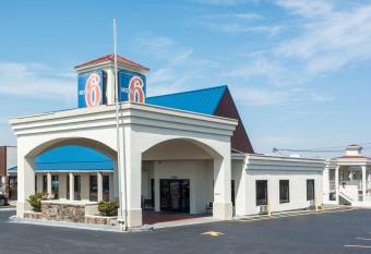 Motel 6 Calhoun Ga allows 18 year olds to book a room