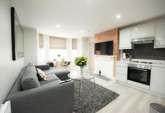 Laurel House allows 18 year olds to book a room