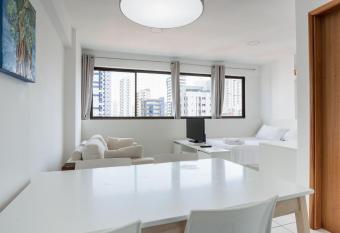 Conforto e praticidade em Boa Viagem. allows 18 year olds to book a room