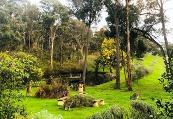 Countryside Retreat romantic tranquil native wildlife Hepburn - Daylesford allows 18 year olds to book a room