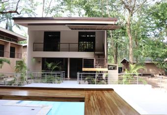 La Preciosa has Balcony rooms