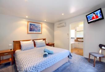 Anchorage Motel & Villas Lorne has Balcony rooms