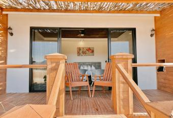 Entrevalle Hotel Boutique allows 18 year olds to book a room