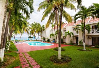 Chrisanns Hidden Cove 2 bedroom allows 18 year olds to book a room