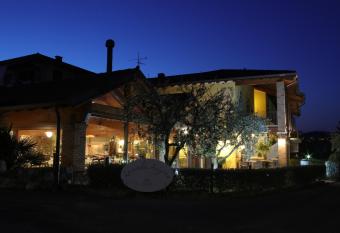 Locanda Arizona allows 18 year olds to book a room