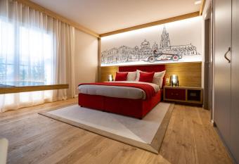 NEW OPENING 2022 - Los Lorentes Apartments Bern City has Balcony rooms