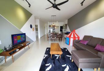 Family Apartment at Setia Walk Puchong near IOI Mall Puchong LRT Station allows 18 year olds to book a room