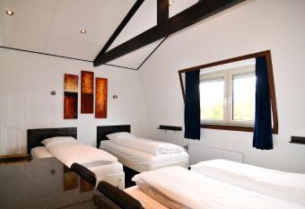 Hotel Bienvenue has Balcony rooms