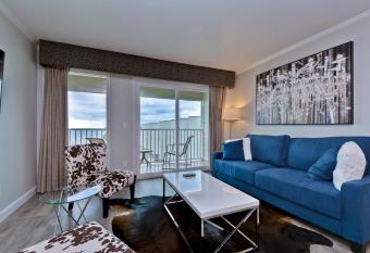 441-Waterfront, Amazing Views, Wifi, Pool And Close To Bucs Stadium has Balcony rooms