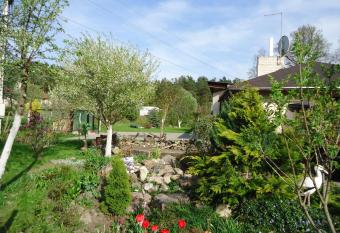 Homestay Roja has Balcony rooms